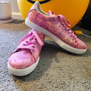 " Blossom Beauty" Pre-Loved Sneakers